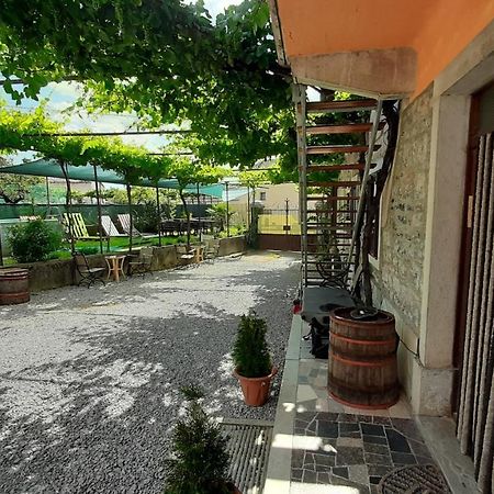 Residence Muzica Bed and Breakfast Komen Exterior foto