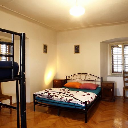 Residence Muzica Bed and Breakfast Komen Exterior foto