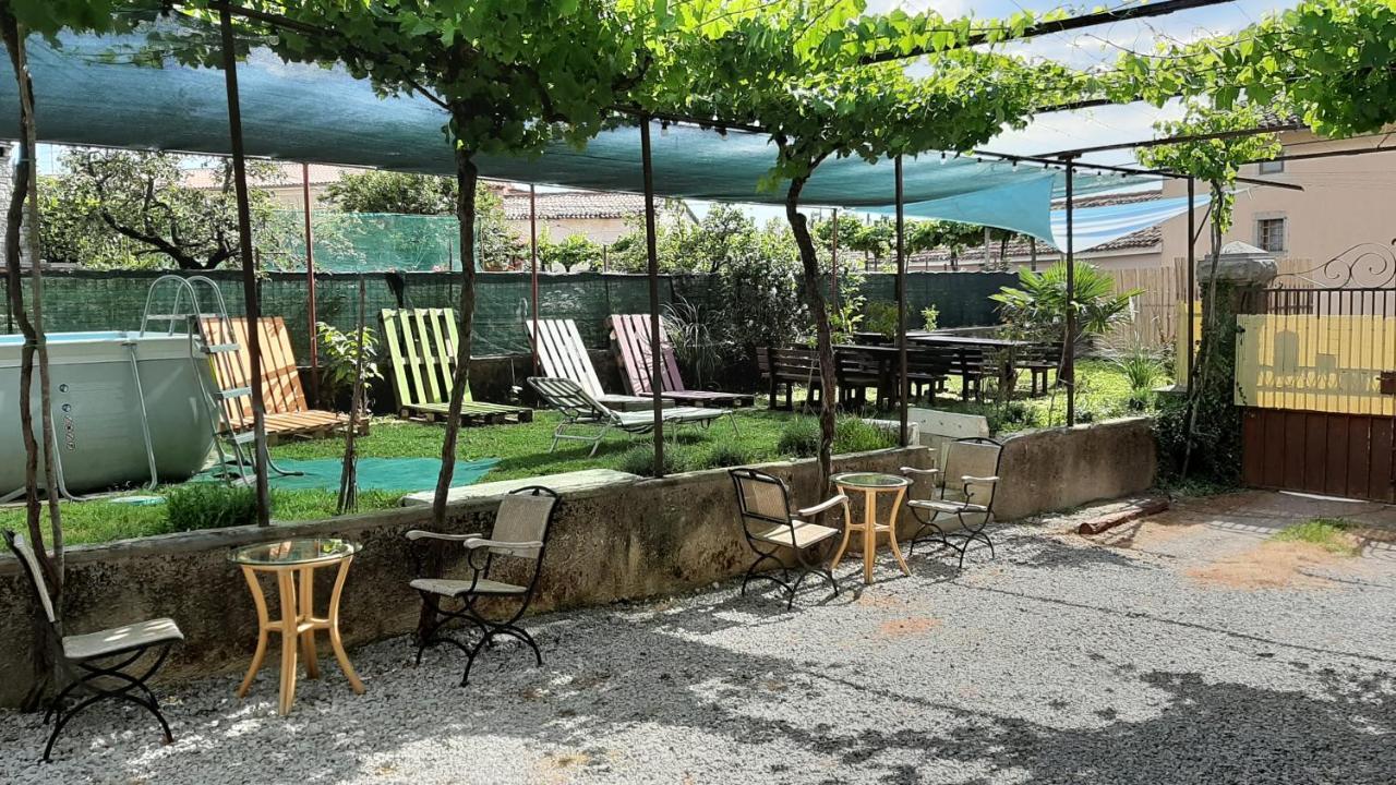 Residence Muzica Bed and Breakfast Komen Exterior foto