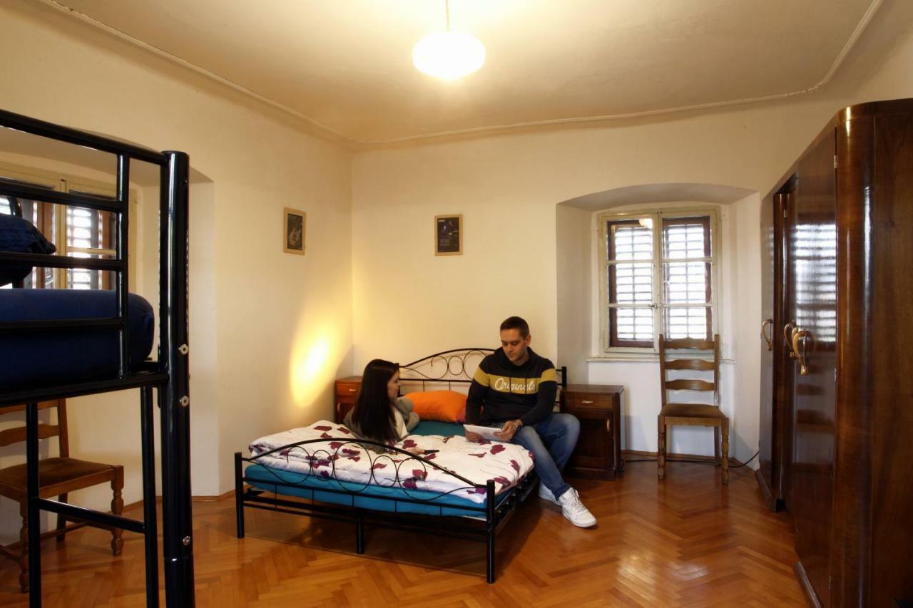 Residence Muzica Bed and Breakfast Komen Exterior foto