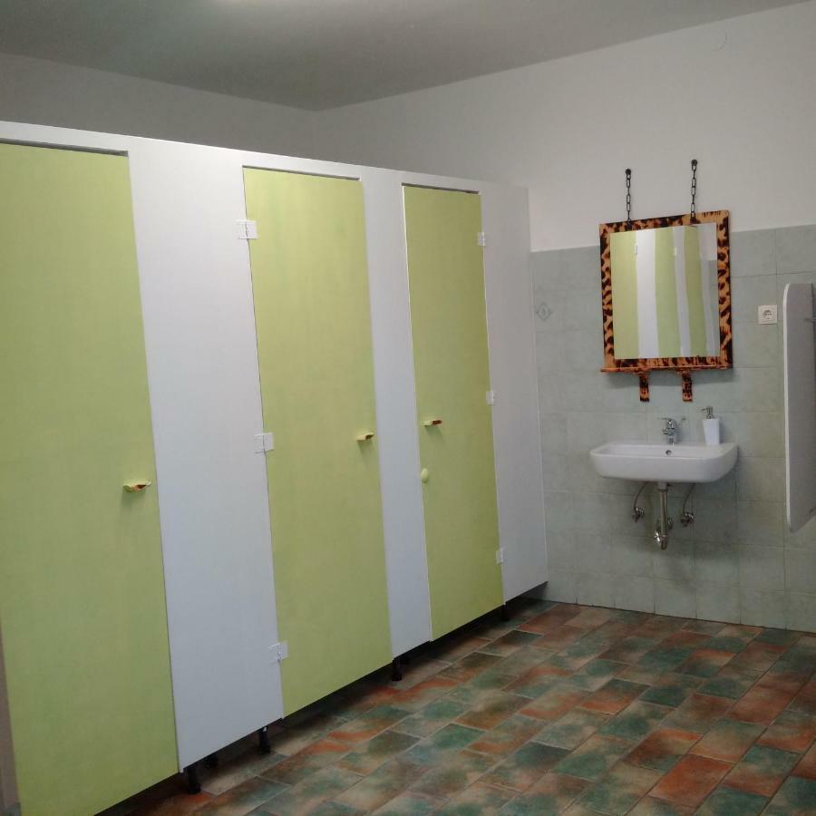 Residence Muzica Bed and Breakfast Komen Exterior foto